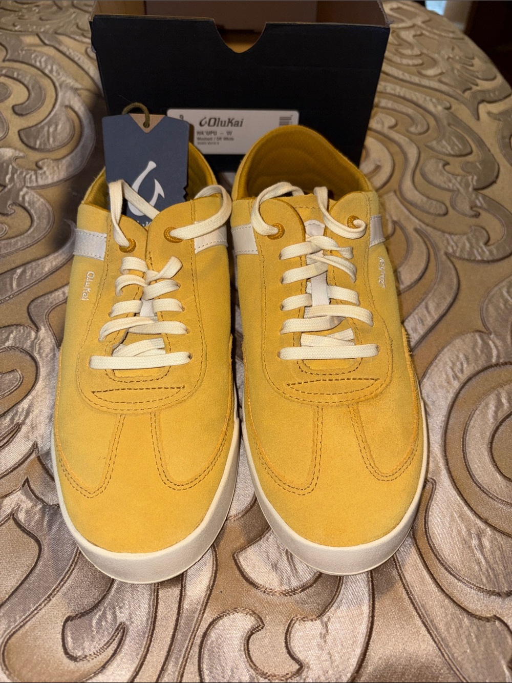 OluKai Mustard Yellow Suede Lace-Up Haupu Sneaker (Women) Size 9 No lid Box